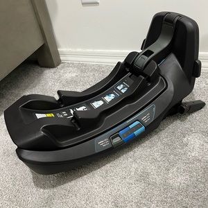 Nuna Pipa RX car seat base